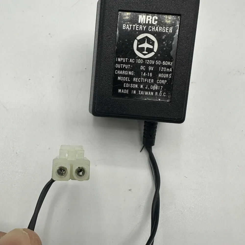 MRC - Model Rectifier Corp Battery Charger - DC 9V 120mA